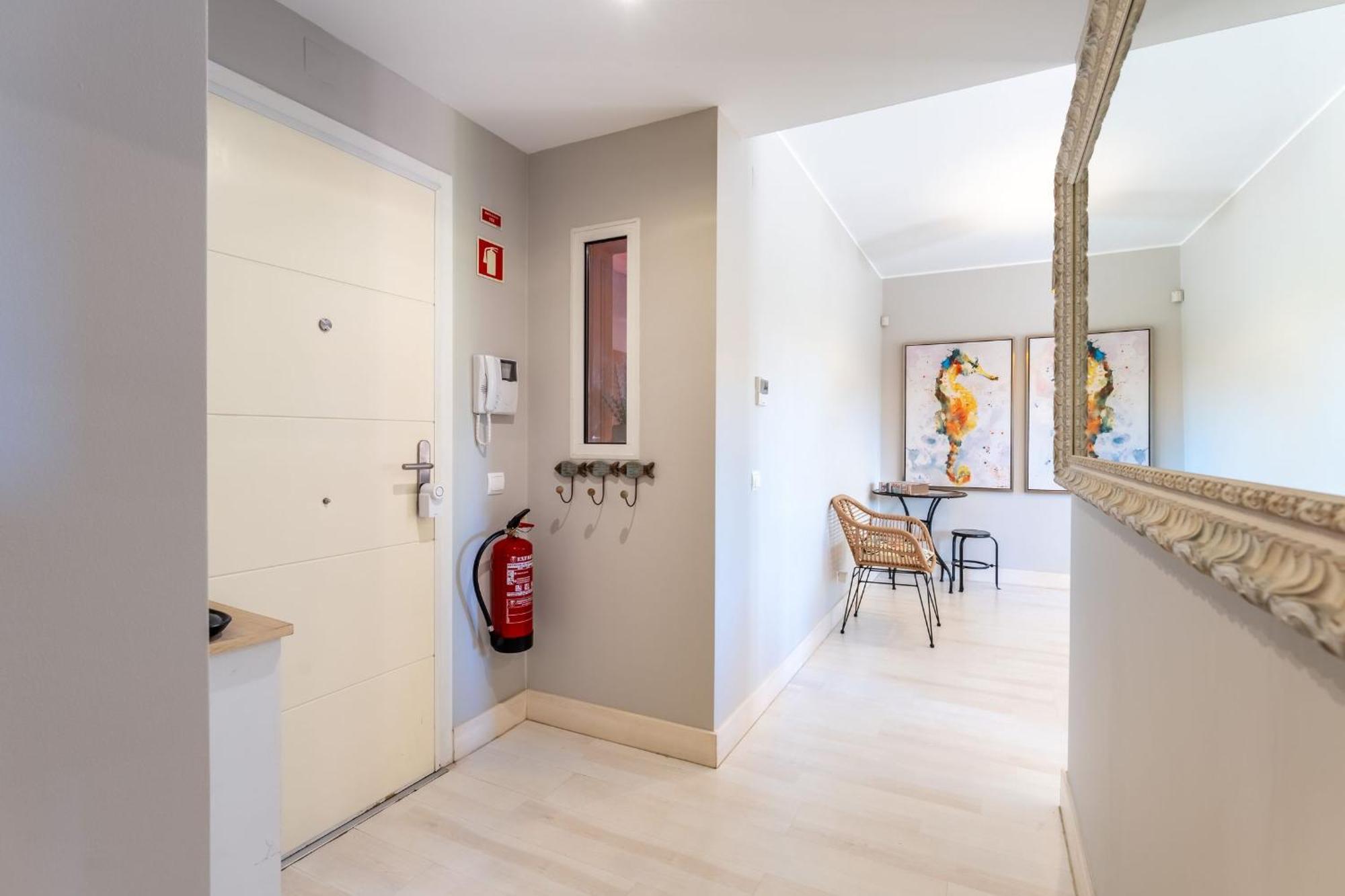 Serene Ocean 1 Bdr Apartment With Patio By Lovelystay بورتيماو المظهر الخارجي الصورة