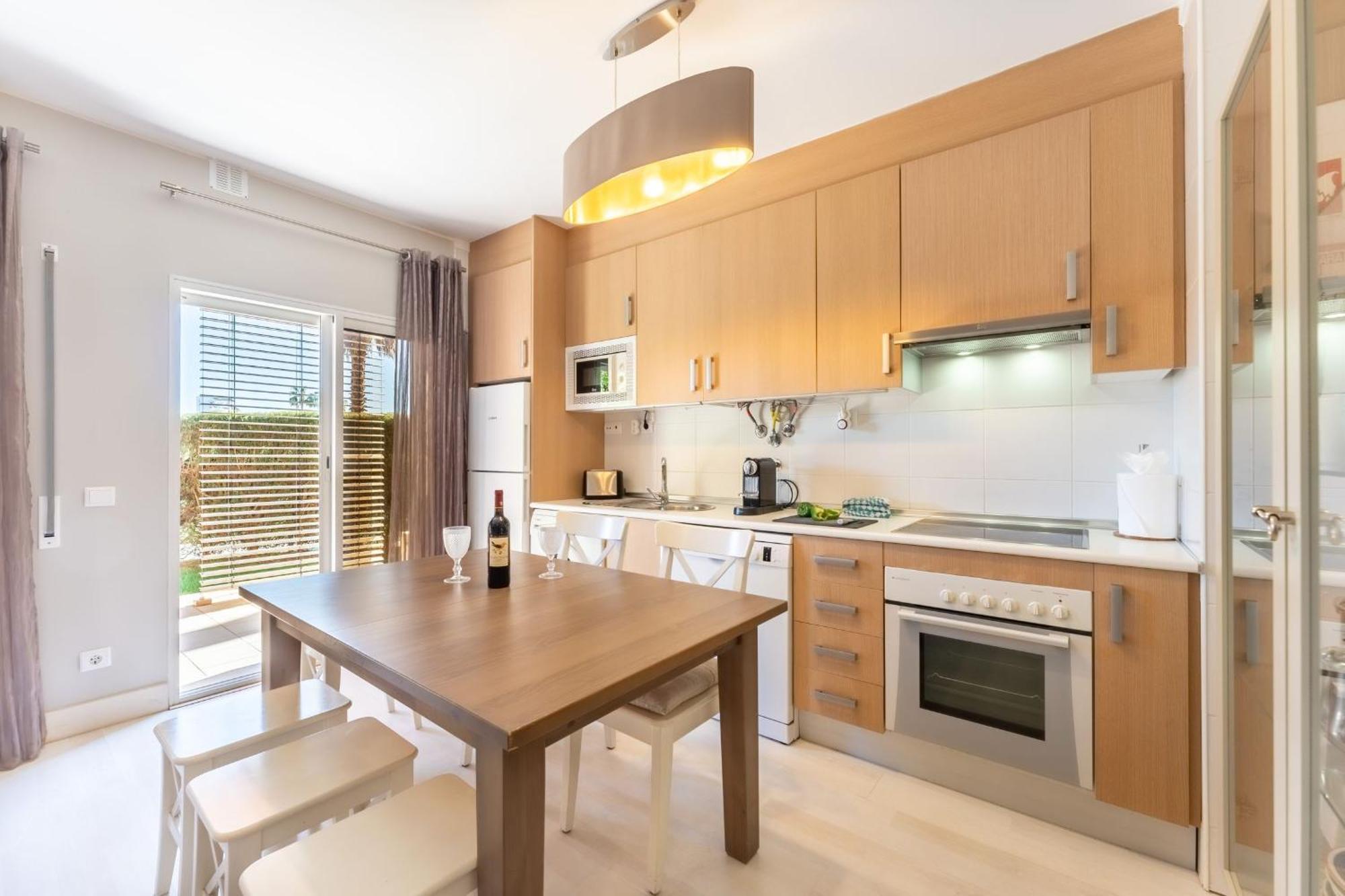 Serene Ocean 1 Bdr Apartment With Patio By Lovelystay بورتيماو المظهر الخارجي الصورة